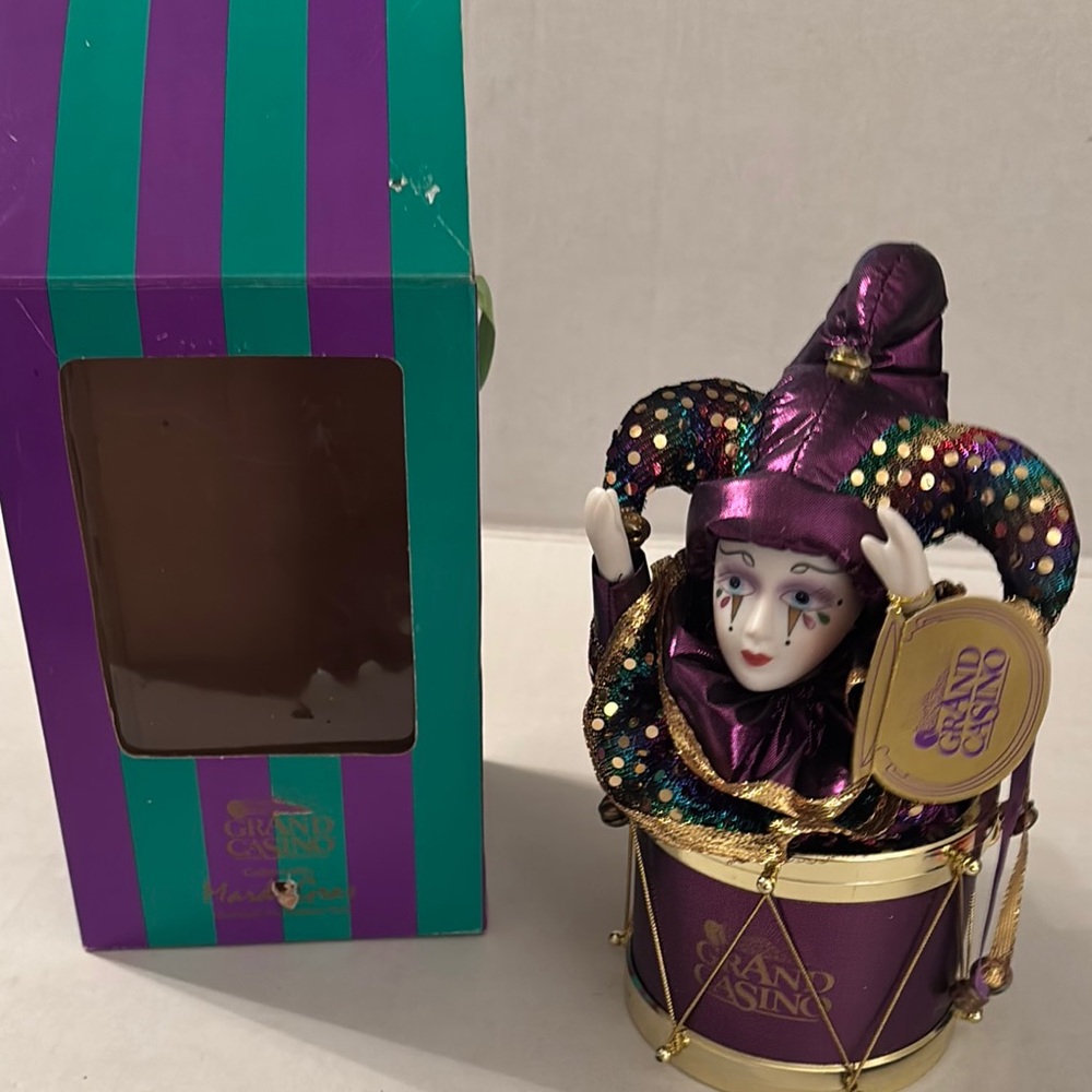 Purple Jester musical box when the Saints come rolling in song vintage